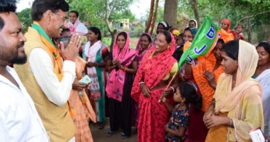 रांची लोकसभा सीट से निर्दलीय प्रत्याशी संतोष कुमार जायसवाल ने संजय सेठ को दिया समर्थन