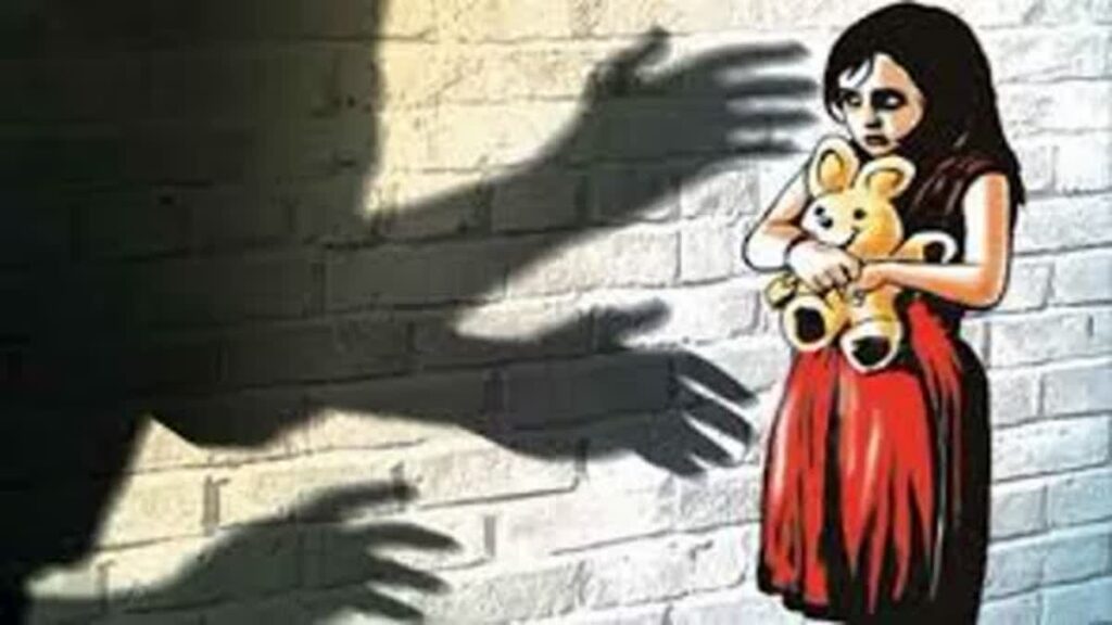 Dhanbad : नाबालिग से दुष्कर्म मामले में तीन गिरफ्तार, वीडियो वायरल करने की दी थी धमकी