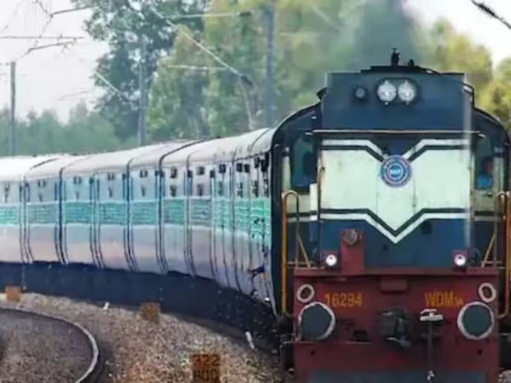 यात्रीगण कृपया ध्यान दें! झारखंड से चलने वाली 36 ट्रेनों की बदली गई समय सारणी, देखें लिस्ट