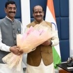 लोकसभा अध्यक्ष ओम बिरला से केंद्रीय रक्षा राज्य मंत्री संजय सेठ ने की शिष्टाचार मुलाकात, दी बधाई
