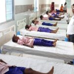 Latehar : स्कूल का पानी पीने से 20 बच्चे बीमार, अस्पताल में भर्ती