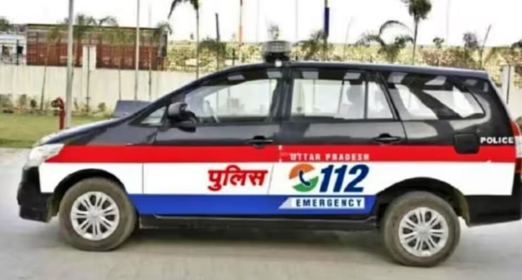 पुलिस की गाड़ी में मिले देसी शराब और नमकीन के पैकेट, ऑन ड्यूटी सिपाही-होमगार्ड पर एक्शन, मचा हड़कंप
