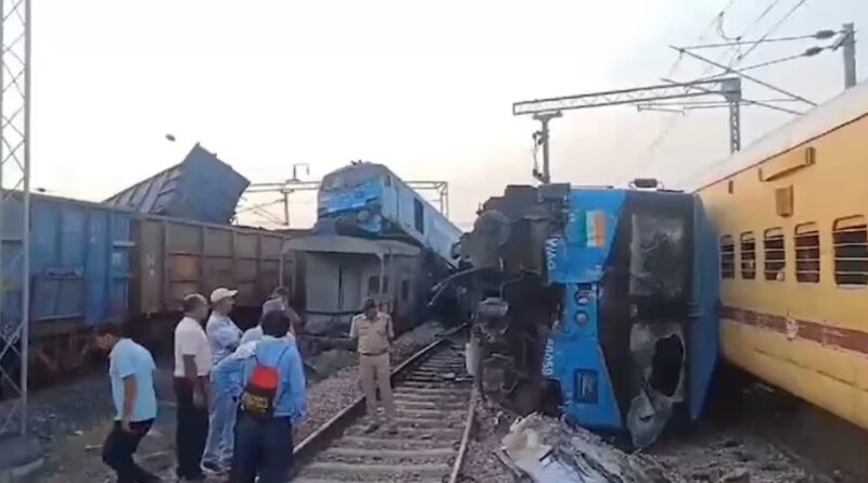 Train Accident : पंजाब में आपस में टकराईं दो मालगाड़ियां, दो ट्रेन ड्राइवर घायल