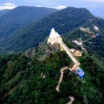 Jharkhand Tourism : प्रकृति की गोद में बसा पारसनाथ मंदिर आखिर क्यों है जैन समाज के लिए इतनी खास