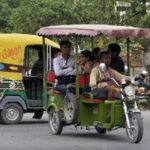 ऑटो और ई-रिक्शा