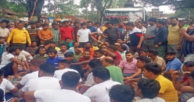 People enraged by the attack on the temple in Simdega, blocked the National Highway for hours.