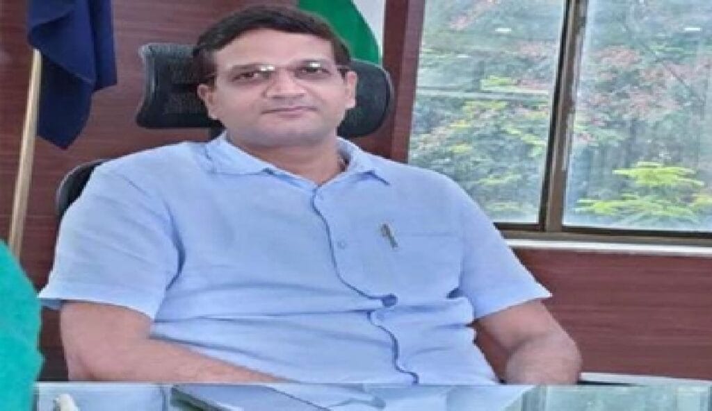 Former Ranchi DC Chavi Ranjan gets 'Supreme' relief, court grants conditional bail