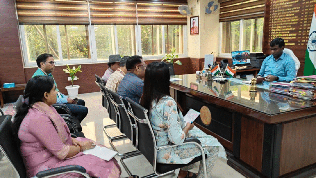 Ranchi DC Manjunath Bajanthri is taking a strict approach: The district office will be clean, modern, and high-tech; strict orders have been issued to officials.