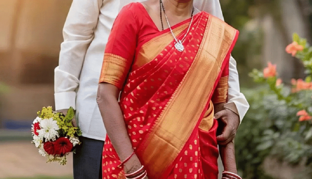 Oh my God...! When this grandmother fell in love, she stole her daughters-in-law's jewelry and ran away with her lover; now the family is running around from one police station to another – Viral News