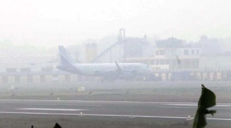 झारखंड में कड़ाके की ठंड का कहर: रांची से मैक्लुस्कीगंज तक पारा लुढ़का, उड़ानें रद्द, जानिए कब मिलेगी राहत